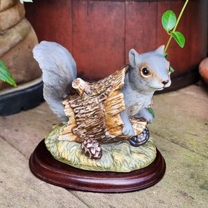 Squirrel Figurine Masterpiece Porcelain by Homco Vintage NWT